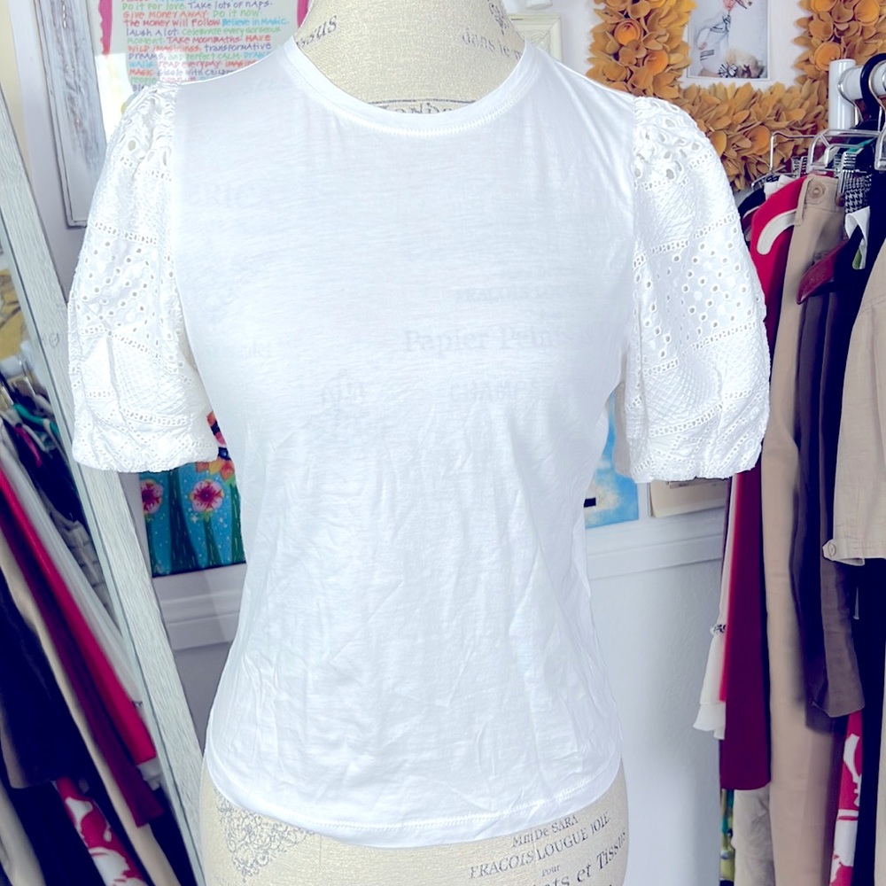 Alice + Olivia  Crochet Puff-Sleeve Crop Top White Crewneck Short sleeves S/XS